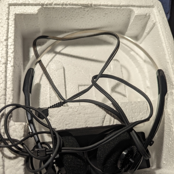 Toshiba KT-4019 Cassette Player - Picture 7 of 10